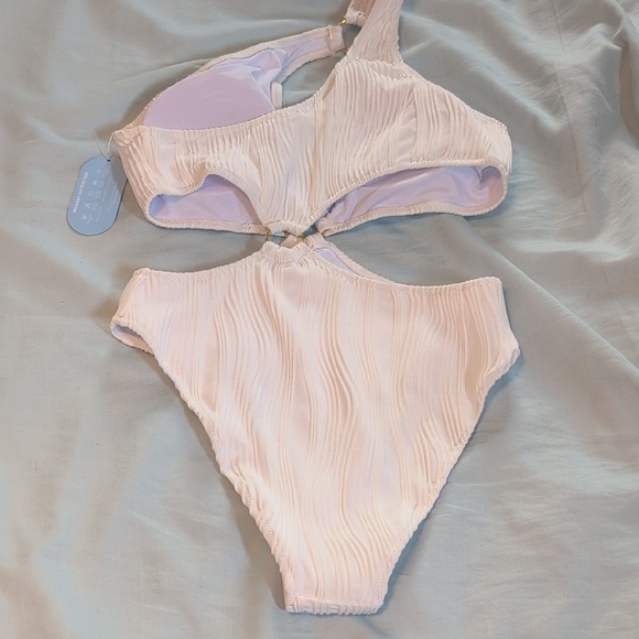 Hilinker Women's Elegant Cream One Piece Swimsuit Medium - Picture 5 of 7